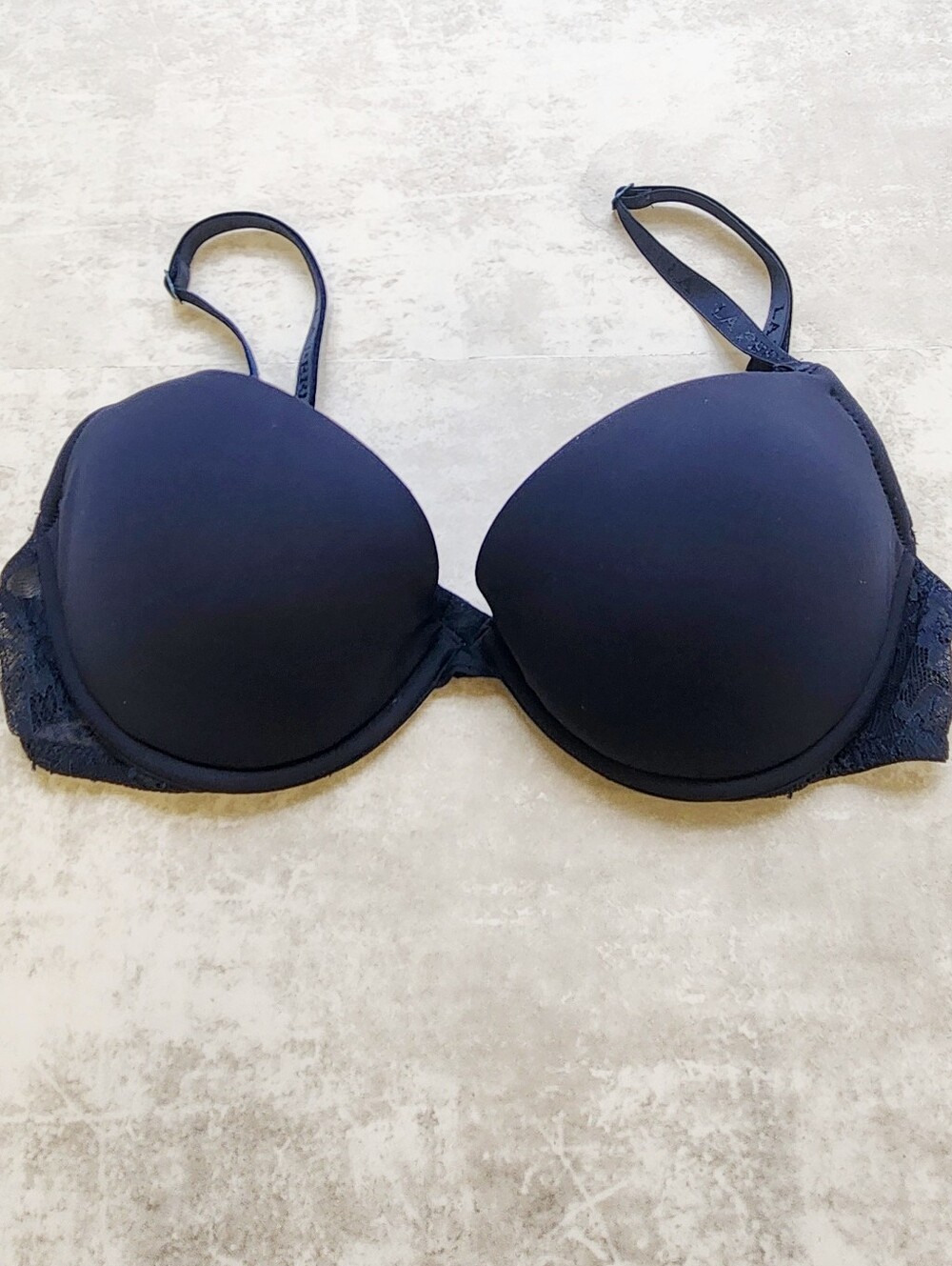 La Perla Molded Push-Up Bra with Lace Sides 32D Blue Navy Coquette Romantic